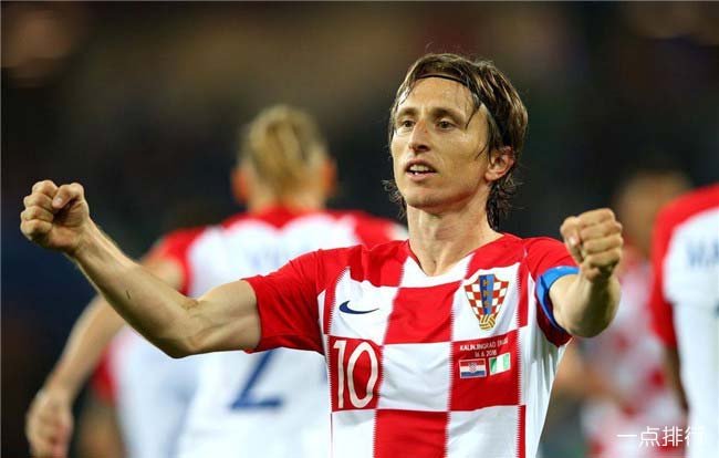 曼联1-1遭保级队逼平引热议，球迷愤怒点评，揪出最大罪人