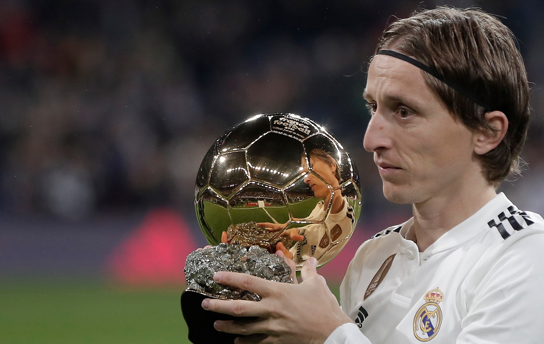 曼晚：曼联有信心在出售“弃将小队”前为引进谢什科提供资金